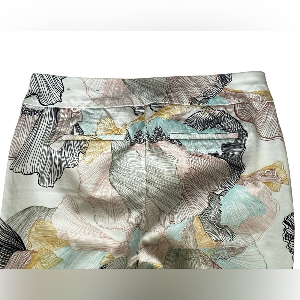 Chico’s BRIDGETTE ANKLE Cropped PANTS Pastel Floral Women’s US Size 8R. - Picture 8 of 15